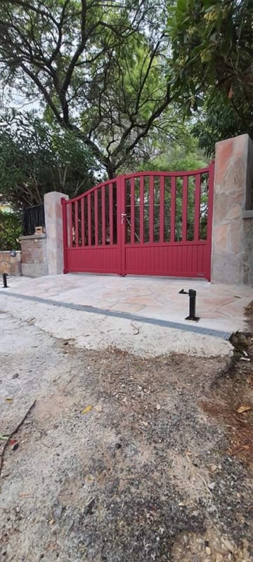 fabriquant d'un portail en aluminium dans le var 