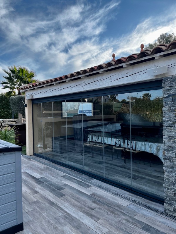 mur de verre escamotable terrasse sur mesure exterieur en aluminium a frejus