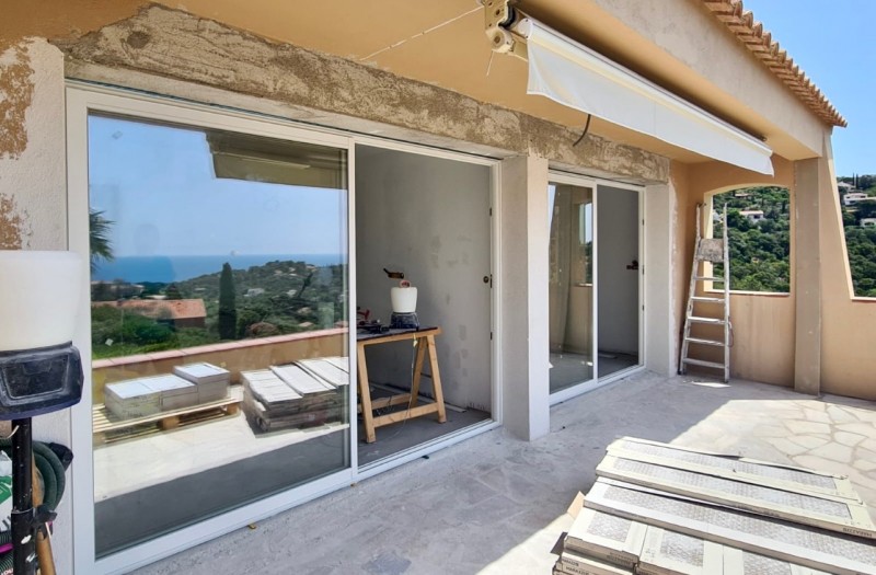 Fabrication et pose de baies vitrées par provence aluminium