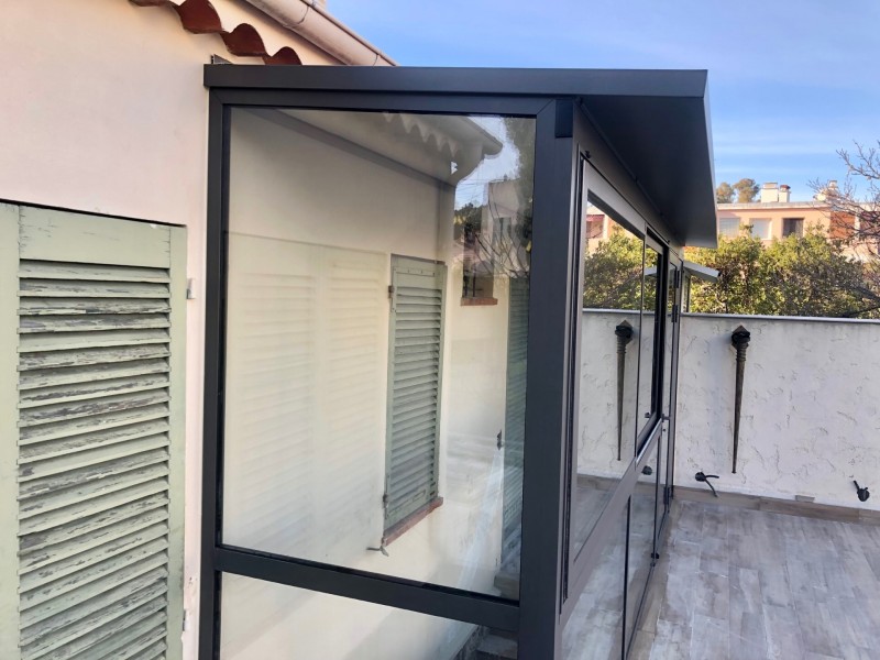 fabrication fermeture d'entree avec toit isolant dans le 06