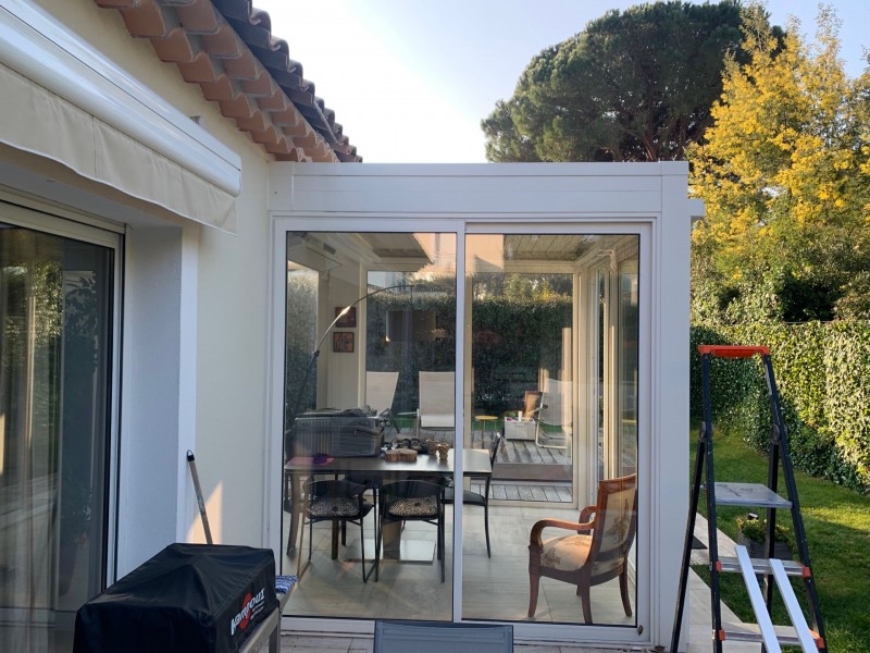 agencement de store zip sur mesure en aluminium a draguignan 