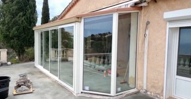 pose d une veranda sur terrasse a frejus saint raphael 83 