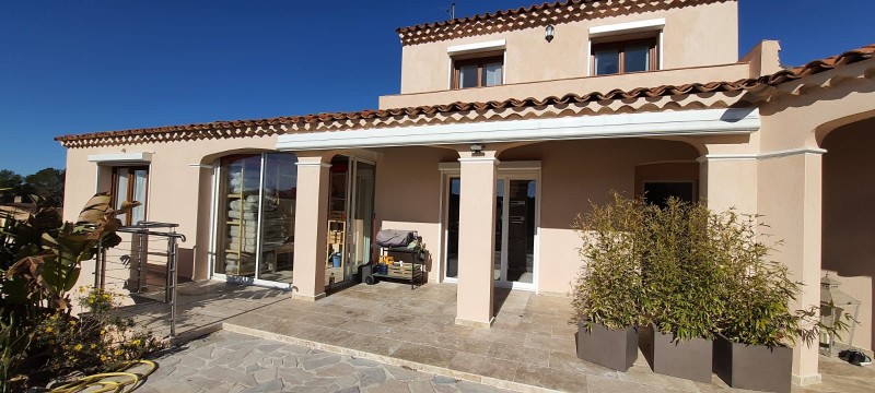 Pose par Provence aluminium d'un store banne motorisé